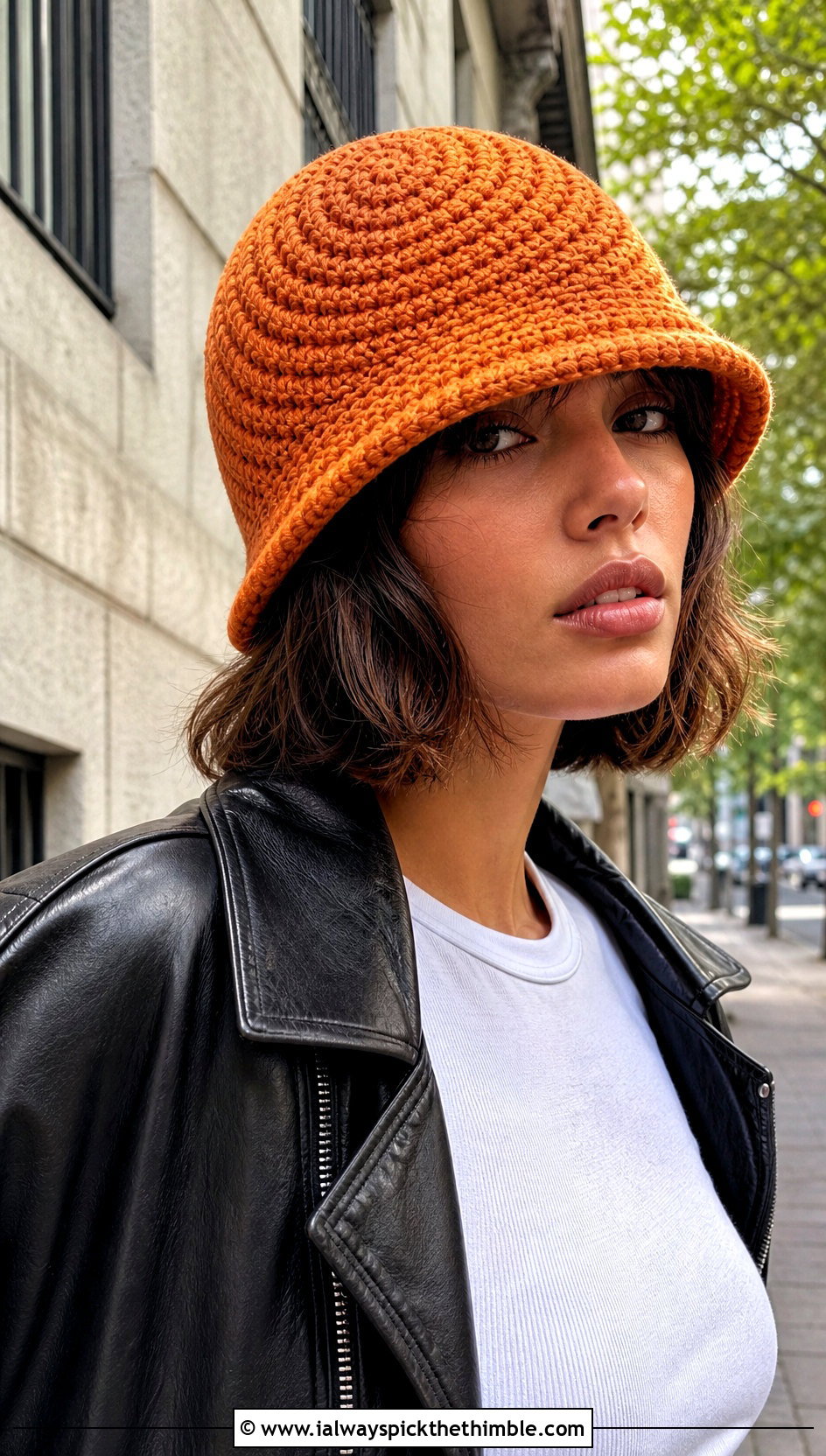 Spiral Stitch Crochet Cloche Hat With Leather Jacket And Black Jeans - 20 Cloche Crochet Hat outfit ideas