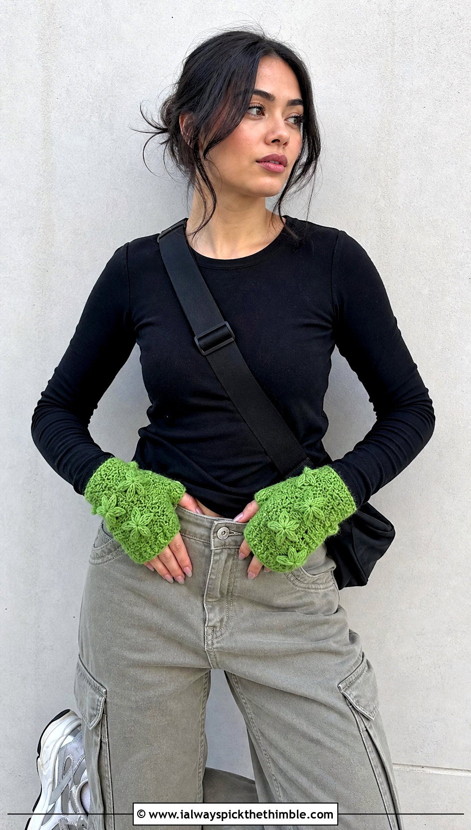 Star Stitch Fingerless Gloves With Cargo Pants - 25 crochet star gloves outfit ideas