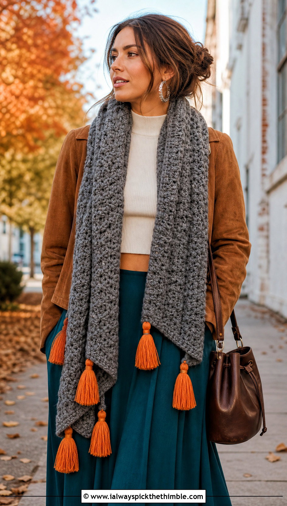 Tassel Chunky Gray Crochet Scarf With Suede Jacket And Maxi Skirt - 15 Chunky Gray Crochet Scarf outfit ideas
