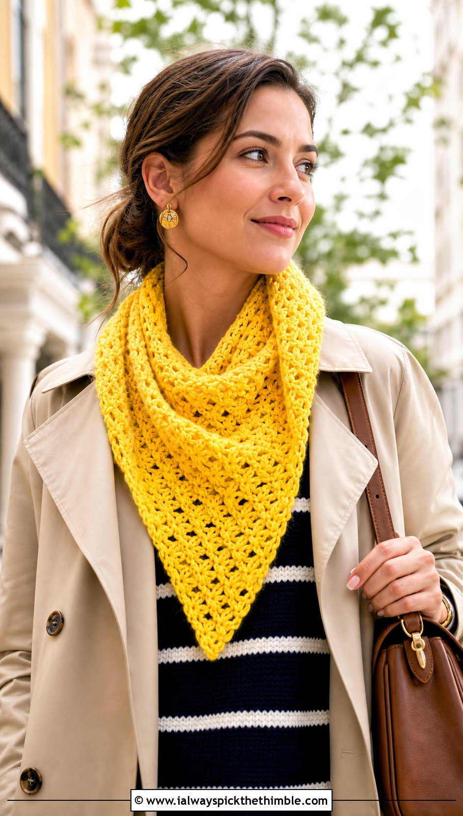 Triangle Star Stitch Scarf With Trench Coat - 20 Crochet Star Stitch Scarf outfit ideas