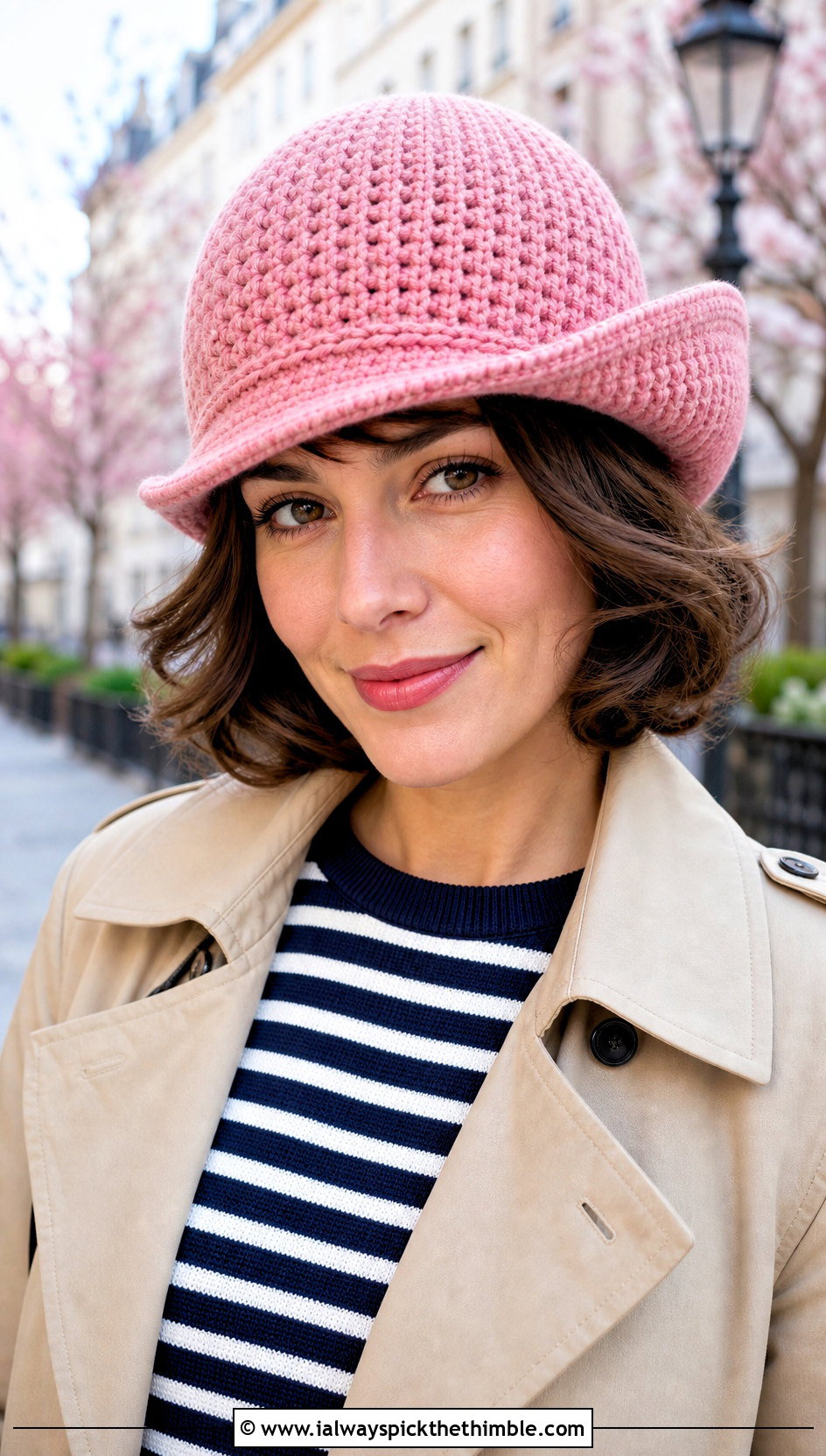 Turned Up Brim Crochet Flapper Hat With Trench Coat - 20 crochet flapper hat outfit ideas