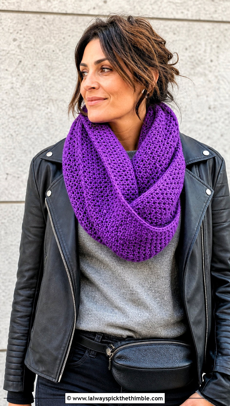 Twisted Mbius Crochet Snood Scarf With Leather Jacket - 20 snood crochet scarf outfit ideas