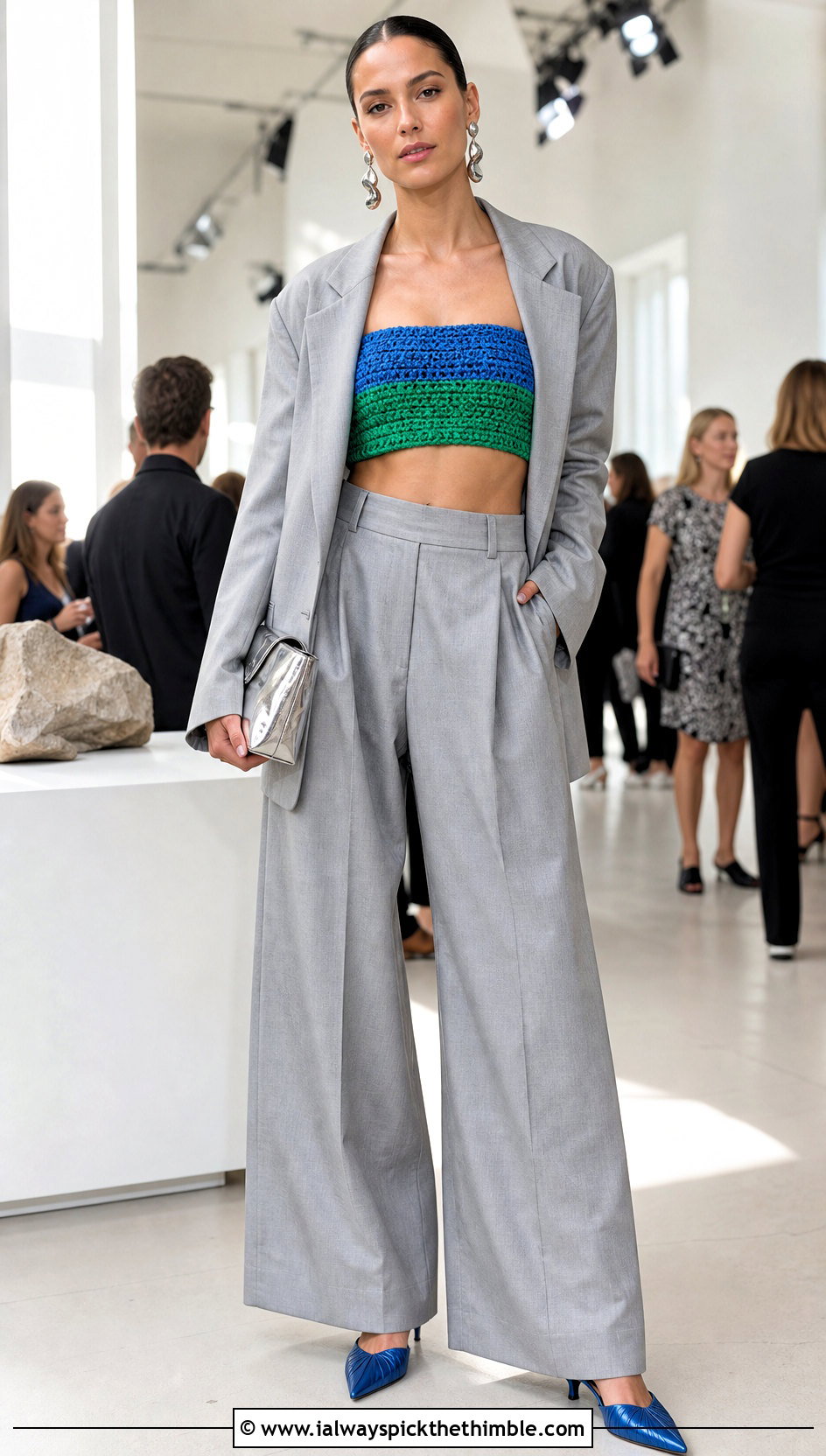 Two Color Crochet Bandeau Top With Matching Suit - 20 two colour crochet top outfit ideas