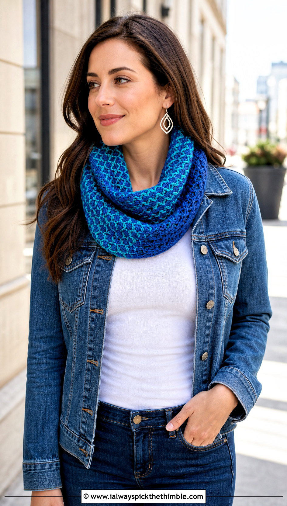 Two Color Fable Crochet Cowl With Denim Jacket And Jeans - 20 fable crochet cowl outfit ideas